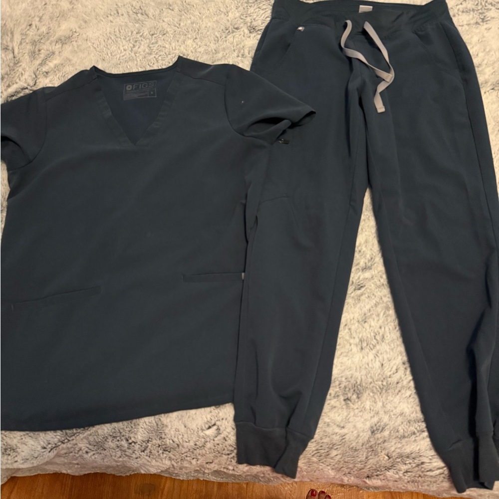 Figs Dark Harbor Scrub Set. Small top/petite small bottoms